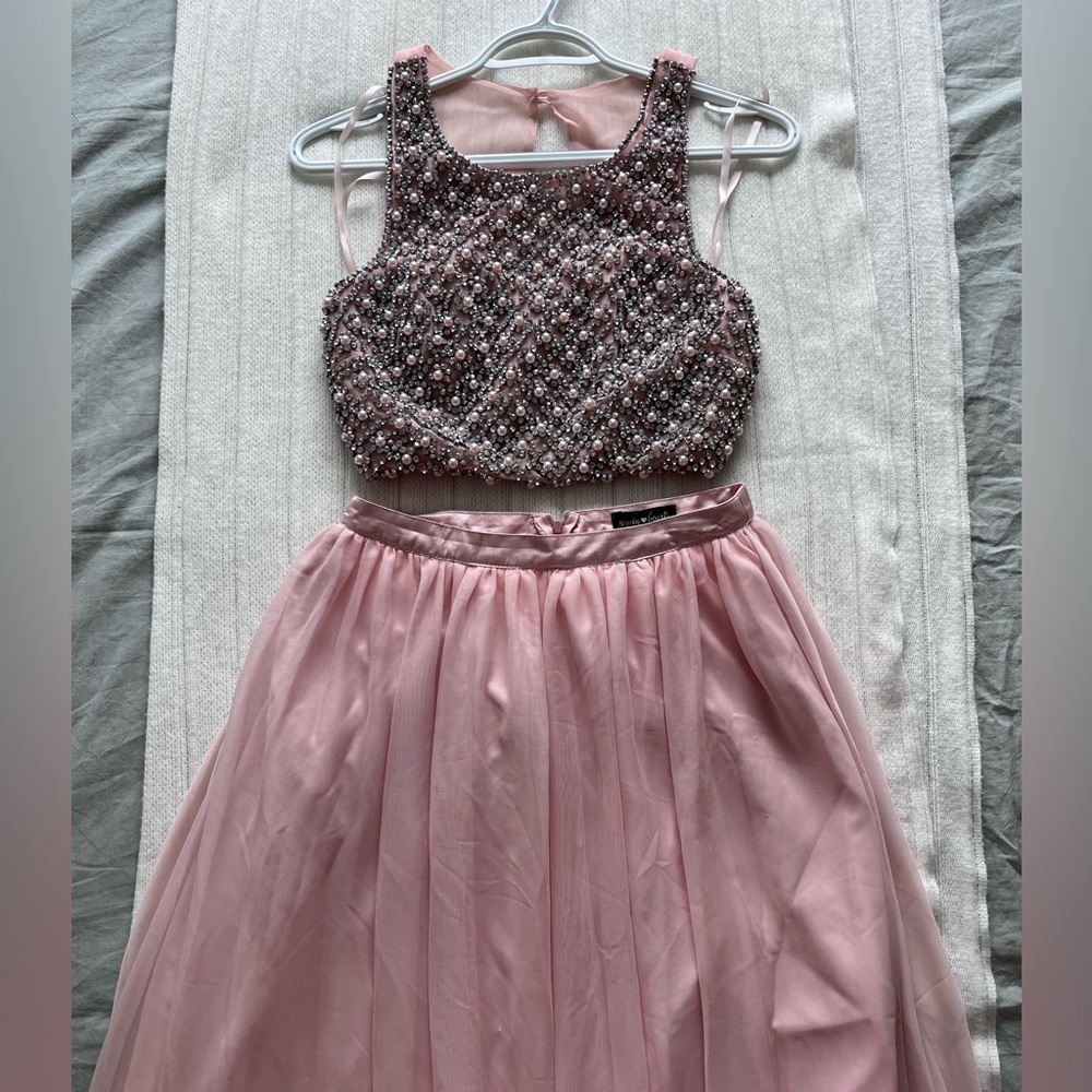 Mesmerizing Baby Pink Two-Piece Prom Dress 🌸✨